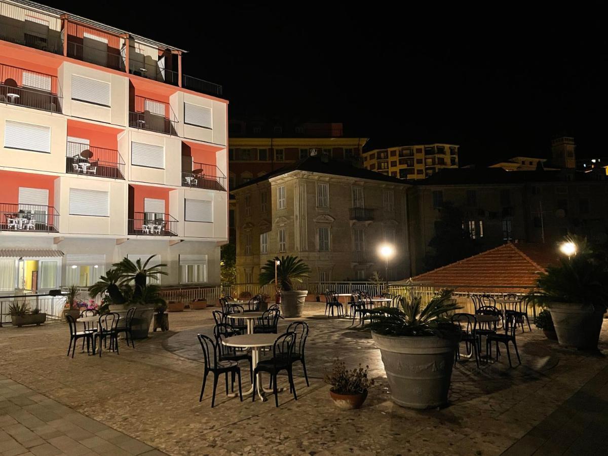 Hotel Robinia Imperia Dış mekan fotoğraf
