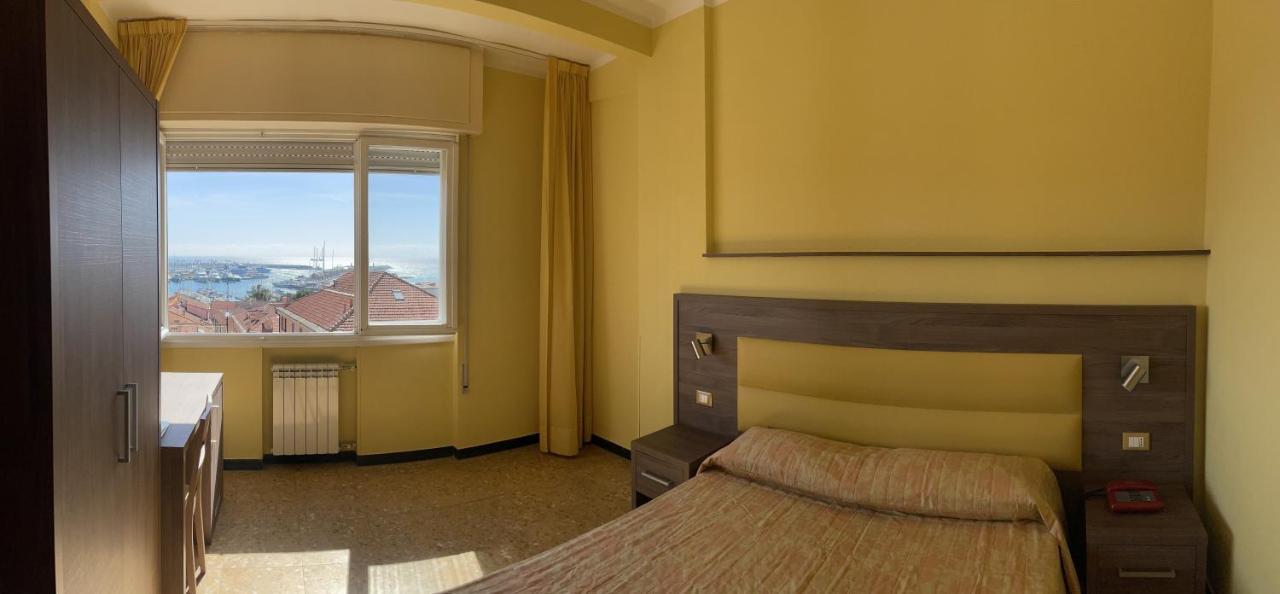 Hotel Robinia Imperia Dış mekan fotoğraf