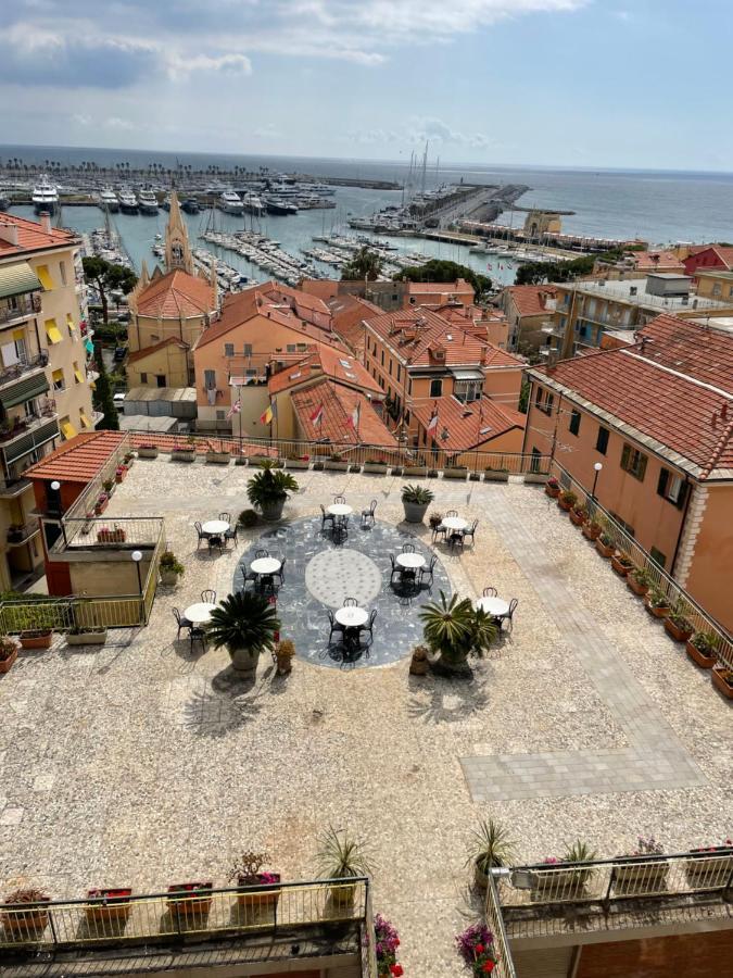 Hotel Robinia Imperia Dış mekan fotoğraf
