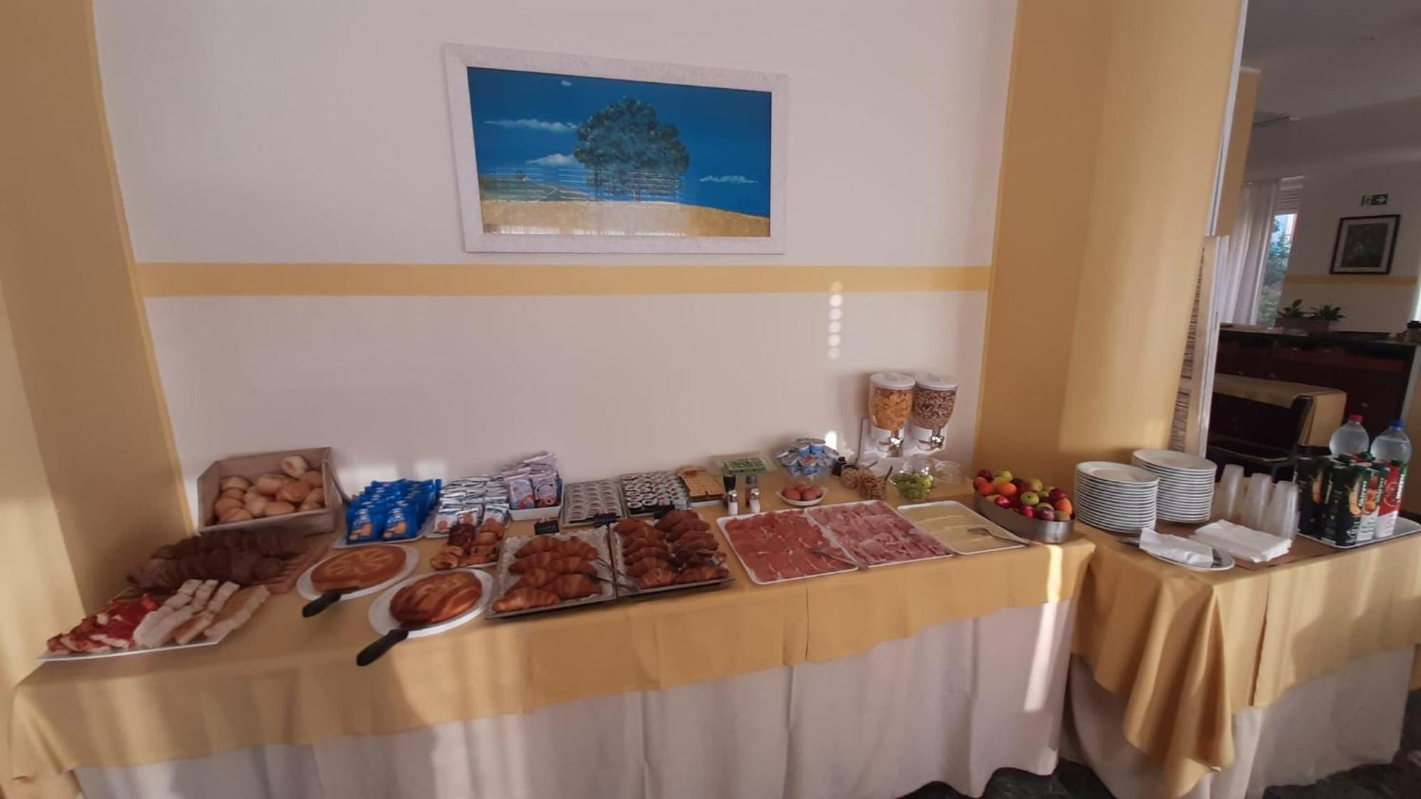 Hotel Robinia Imperia Dış mekan fotoğraf