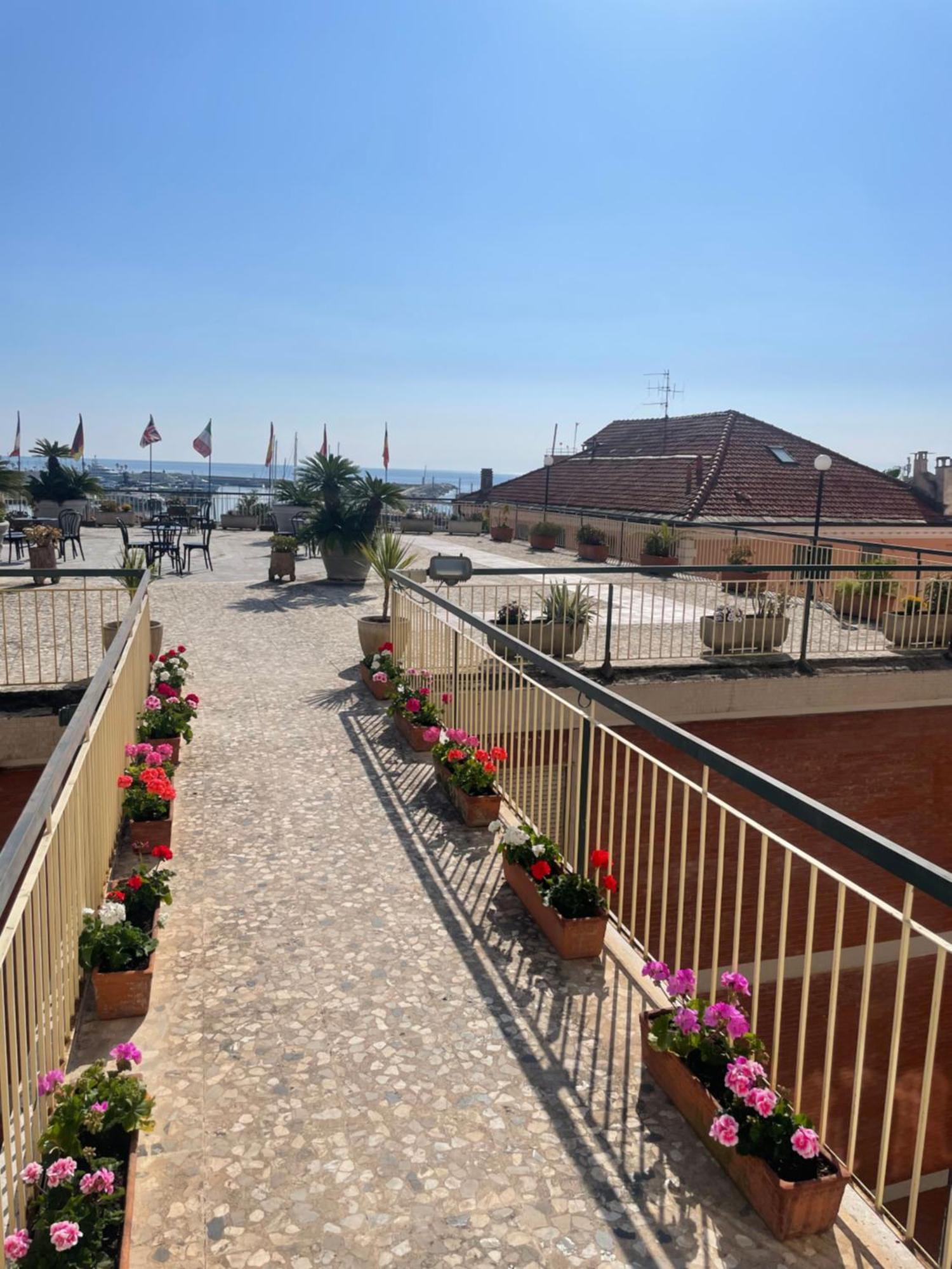 Hotel Robinia Imperia Dış mekan fotoğraf
