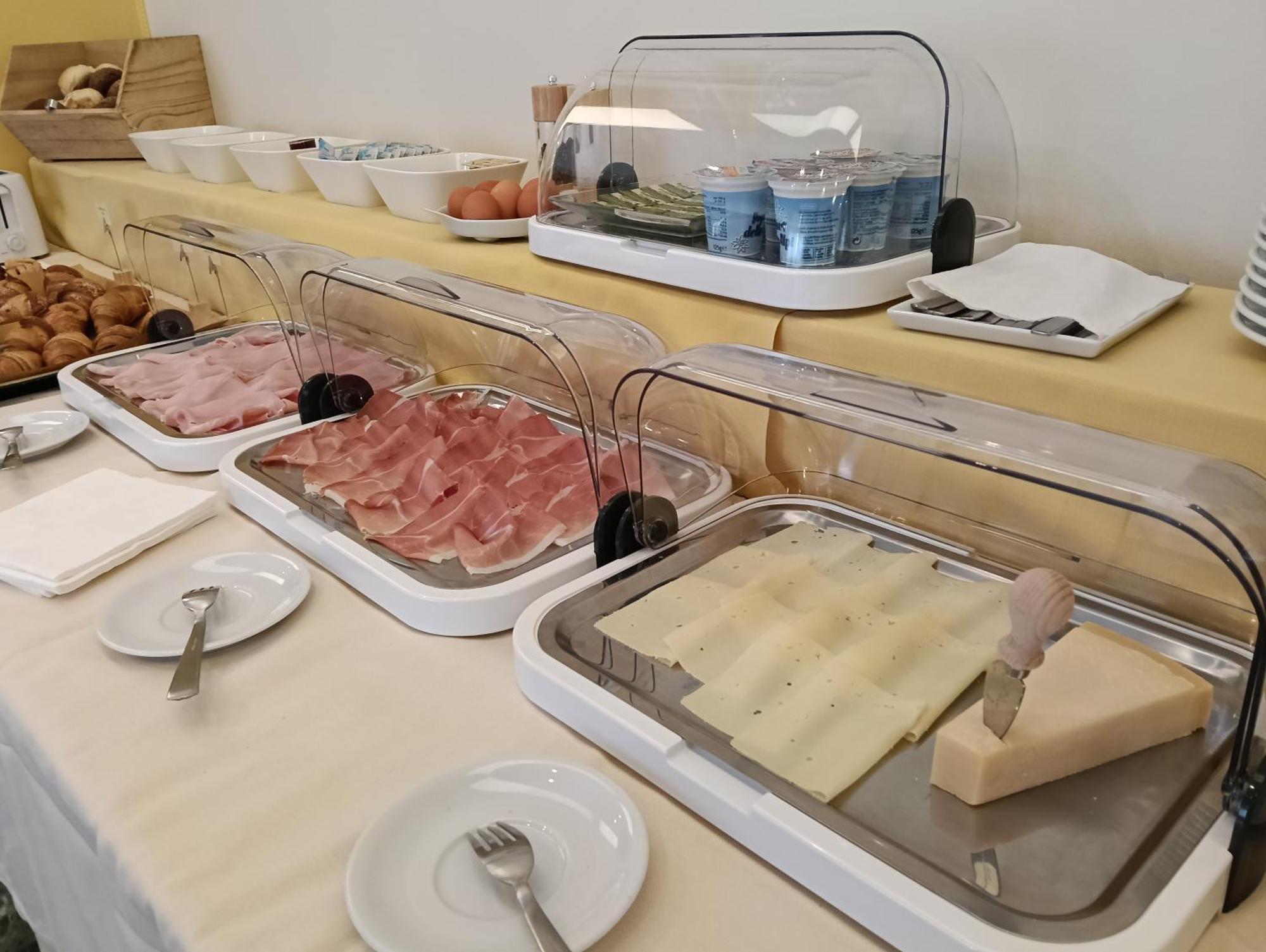 Hotel Robinia Imperia Dış mekan fotoğraf