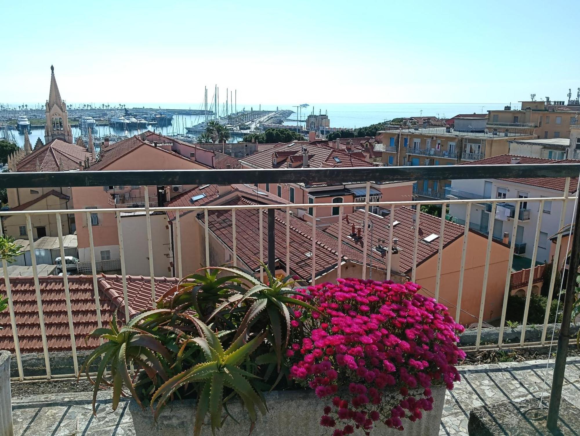 Hotel Robinia Imperia Dış mekan fotoğraf