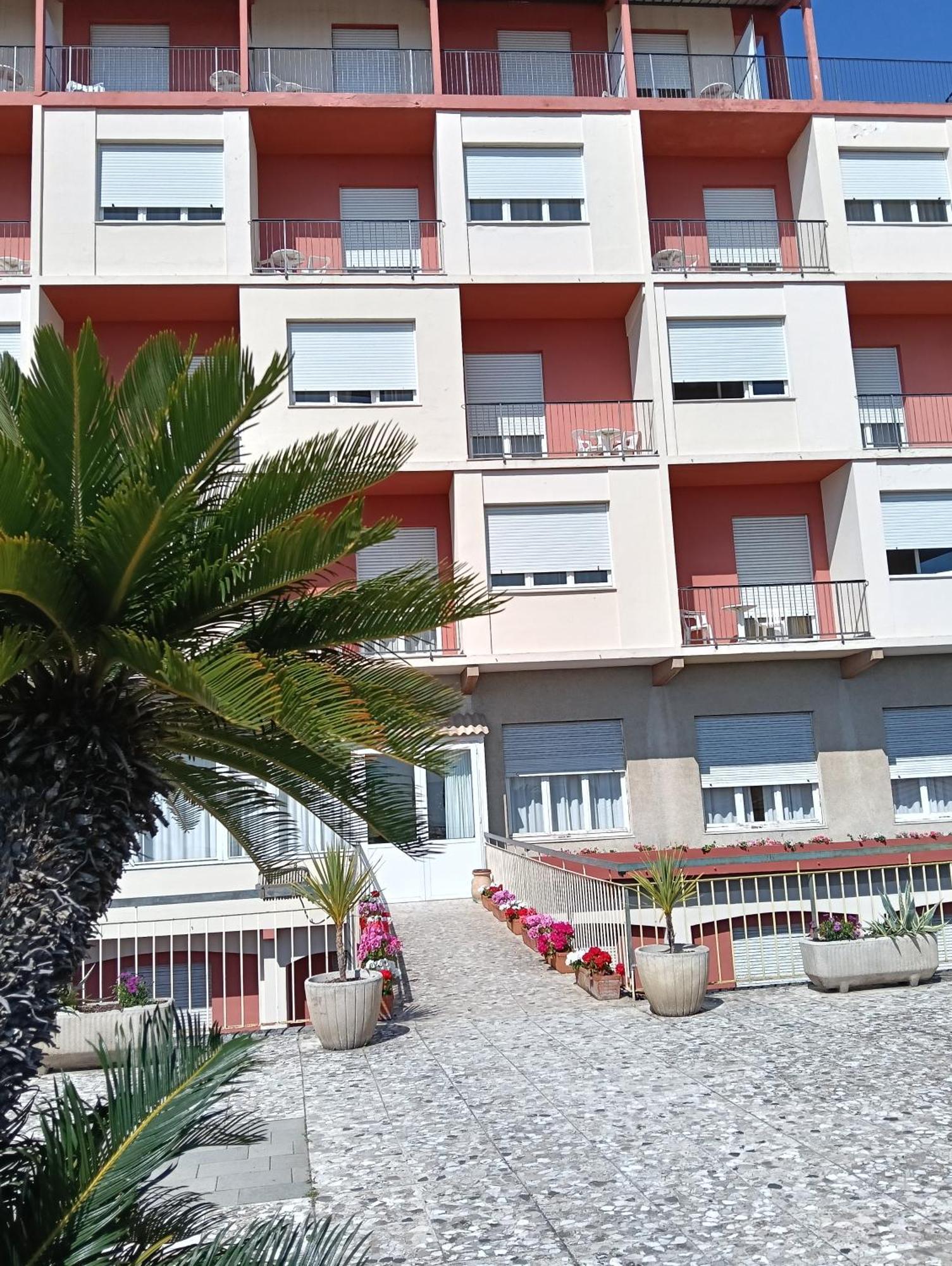 Hotel Robinia Imperia Dış mekan fotoğraf