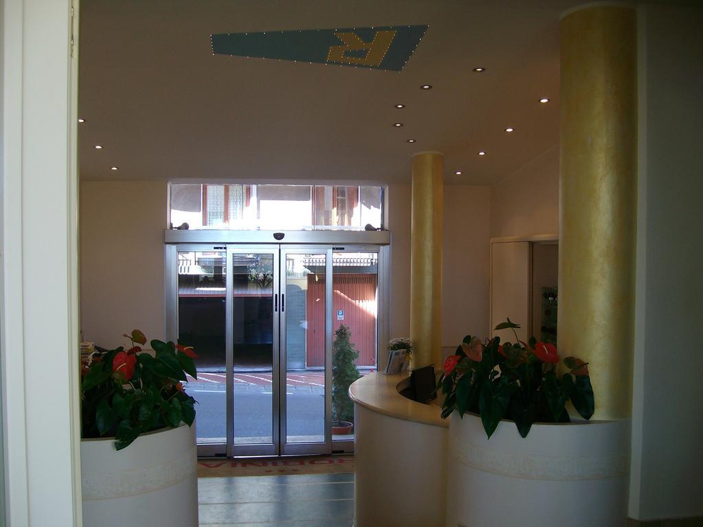 Hotel Robinia Imperia Dış mekan fotoğraf