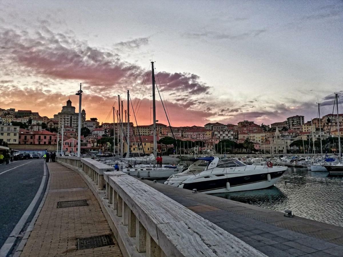 Hotel Robinia Imperia Dış mekan fotoğraf